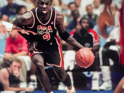 随着篮球运 随着篮球运